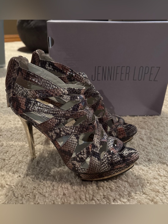 Jennifer Lopez Shoes - Jennifer Lopez Vivien Snake Skin Silver Open Toe Stiletto Heels Size 7.5 Med